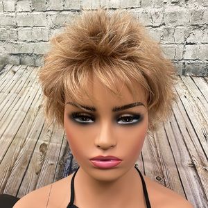 Rosa r24/18BT synthetic sassy short style wig nwt